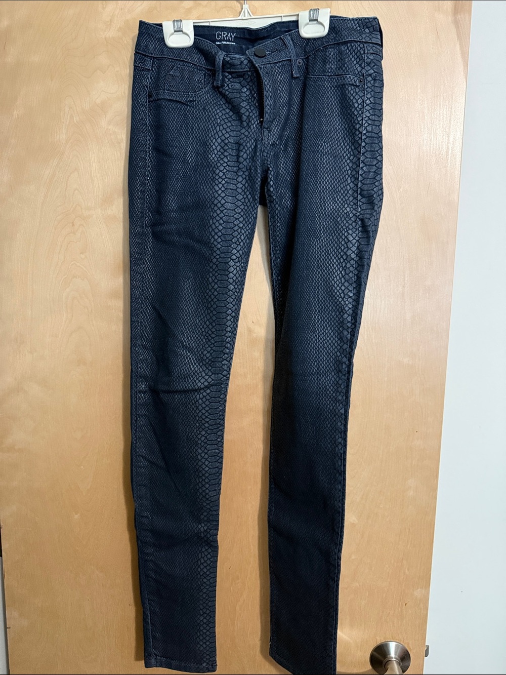 Gray Snake-Texture Skinny Jeans - Women's